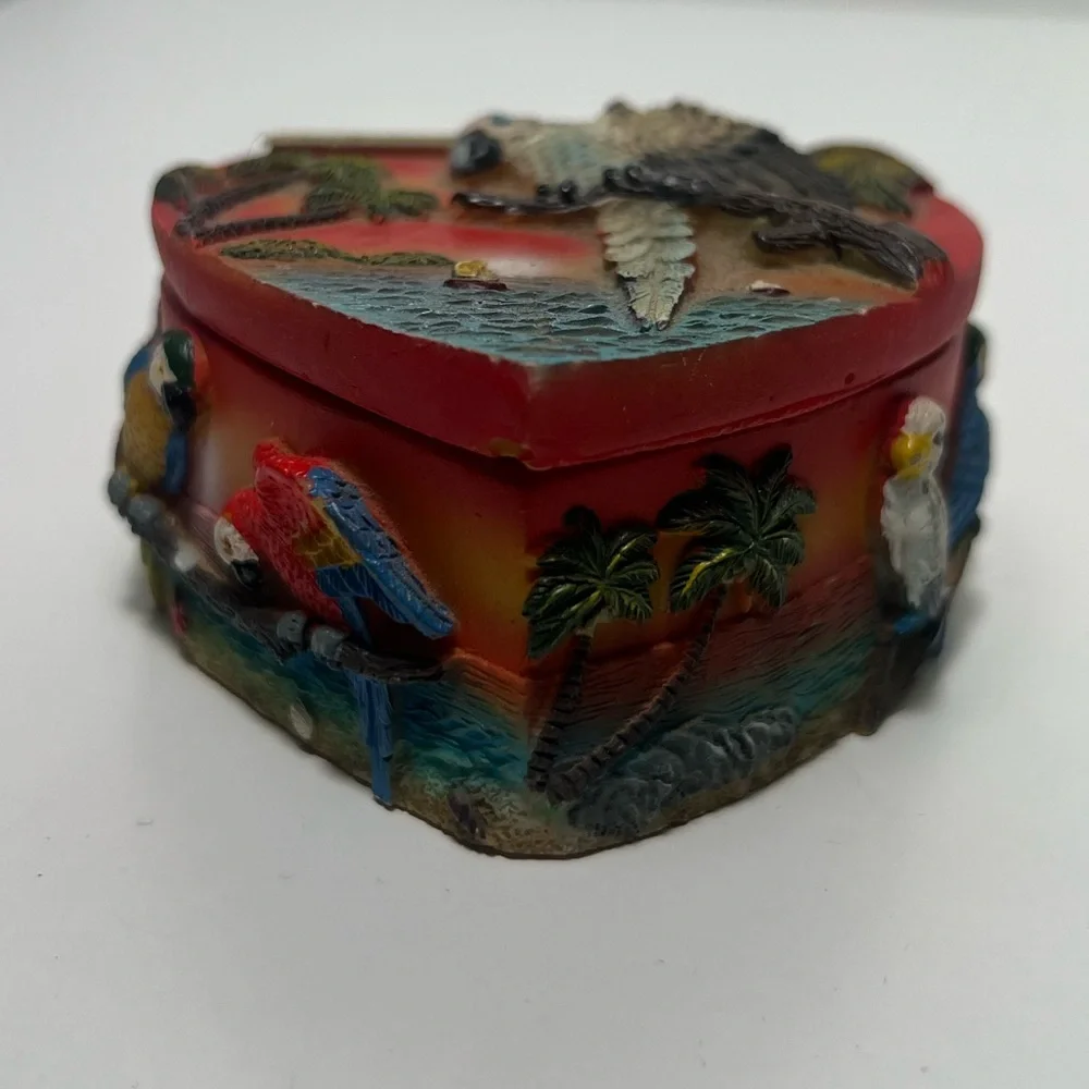 República Dominicana 3D Handmade Heart Shaped Macaw Colorful Trinket Box W/ Lid